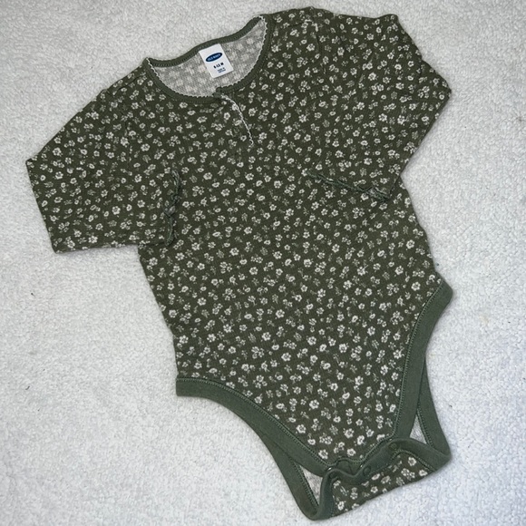 ✨4 FOR $15✨ FLORAL BODYSUIT - Picture 1 of 3